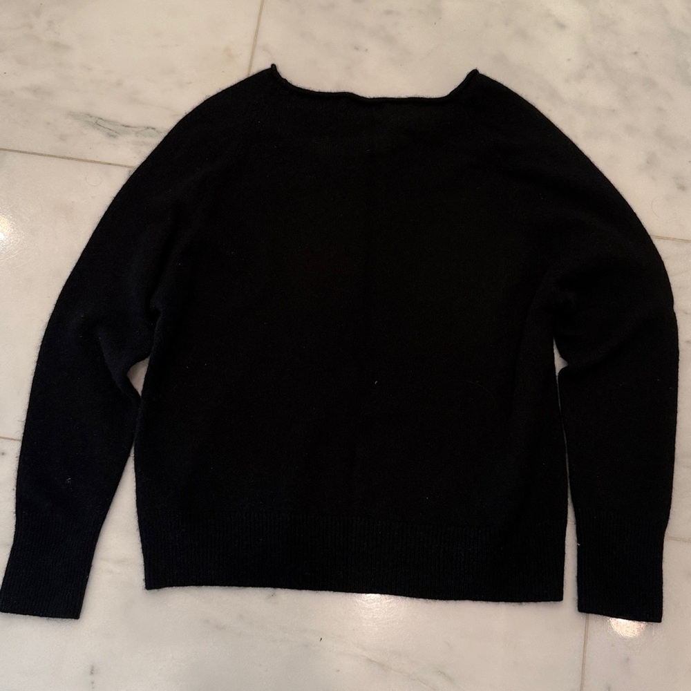 Quince Cashmere Classic Black Women's Sweater - Picture 3 of 3